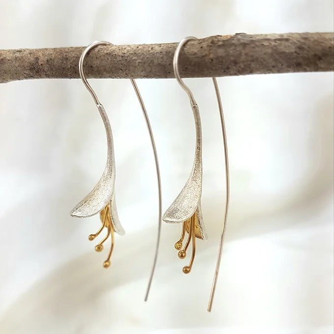 Elegant long flower earrings