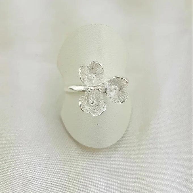 Sterling silver 3 flowers ring
